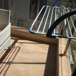 The expandable dryer can accomodate 2 loads of washing at a time.