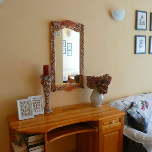 The beach-casual decoration of the apartment makes you feel even more relaxed.