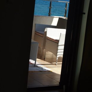 Это вид из гостиной.