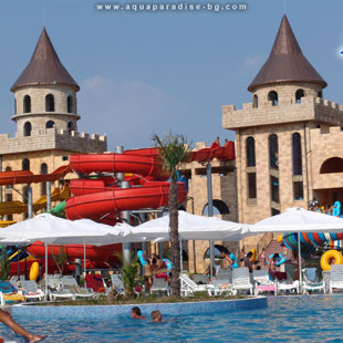 Для незабываемого приключения, два огромных аквапарки находятся в нескольких минутах близо