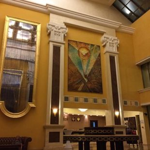 Sunset Resort впечатляющее лобби