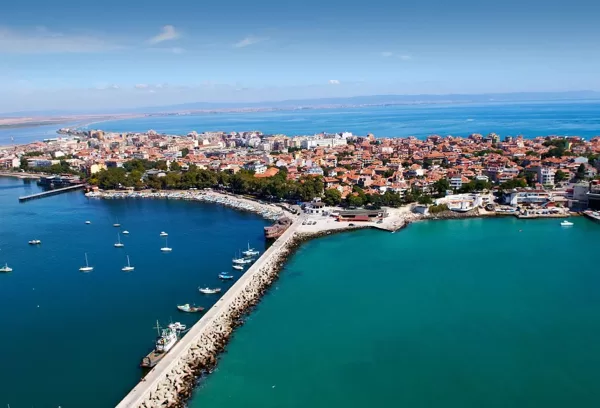 The marina harbors visiting yachts and sightseeing boats.