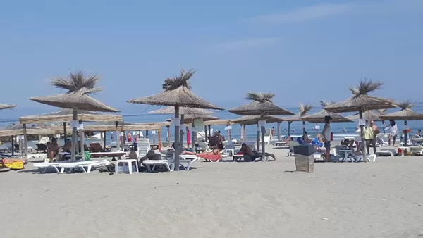   The sand on the beaches is either fine and  yellow, or black and  rich in iron oxides.