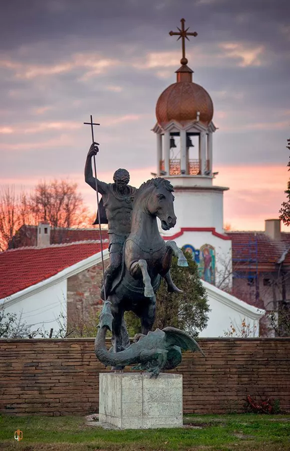 The new ( 2015)  scupture of St. George in front of the monastery of the same name.
