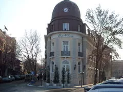 Once  a bank, this iconic building in the town center  has an impressive architecture.