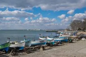Here the sea is a  playground and the mind can easily drift with the current...